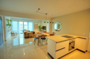 Luxury & stylish 2bedroom seafront, balcony GOGZR-4
